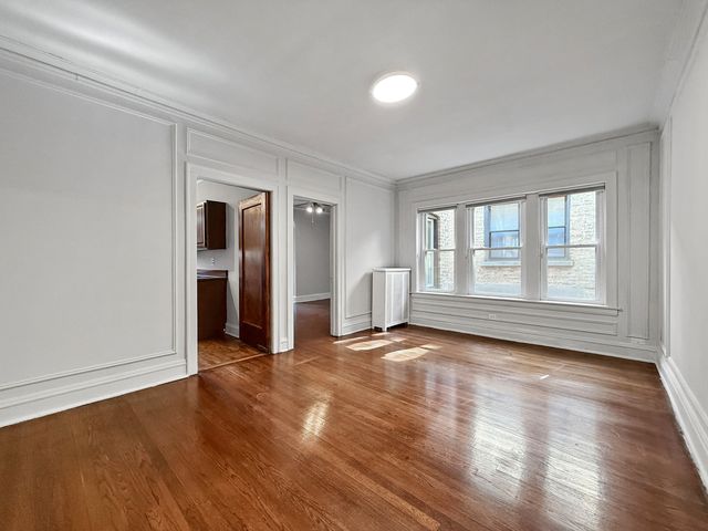 1716 W Estes Avenue 2E, Chicago, IL 60626
