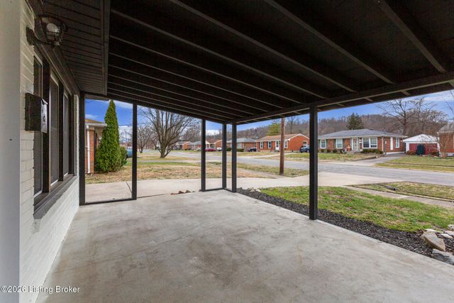 5707 Elmer Ln, Louisville, KY 40214