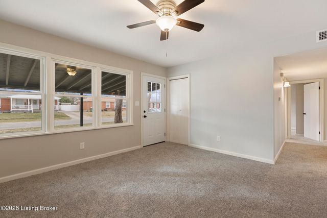 5707 Elmer Ln, Louisville, KY 40214