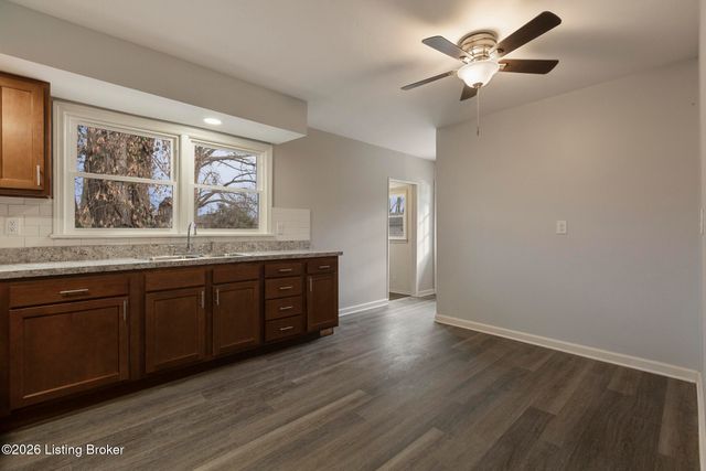 5707 Elmer Ln, Louisville, KY 40214