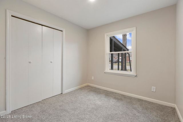 5707 Elmer Ln, Louisville, KY 40214