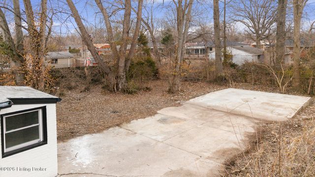 5707 Elmer Ln, Louisville, KY 40214