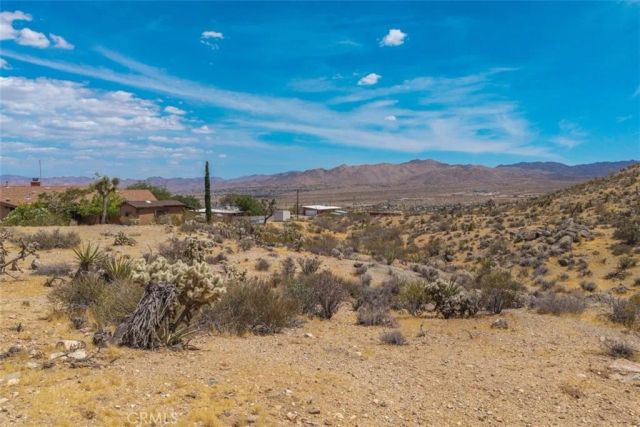 58701 Los Coyotes, Yucca Valley, CA 92284