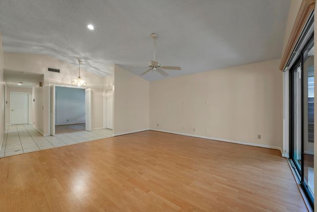 77 Ironwood Way N, Palm Beach Gardens, FL 33418