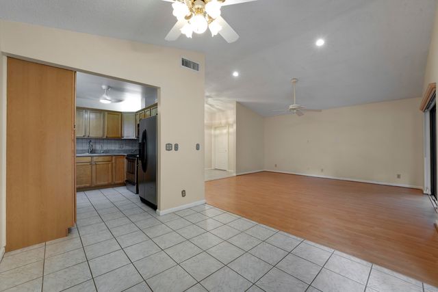 77 Ironwood Way N, Palm Beach Gardens, FL 33418