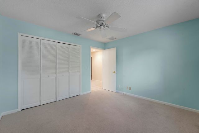 77 Ironwood Way N, Palm Beach Gardens, FL 33418