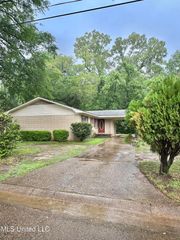 9 Woodside Court Court, Natchez, MS 39120