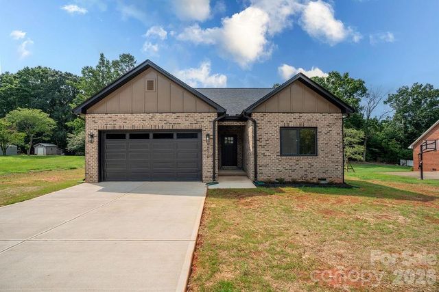 2648 Prince Drive, Lincolnton, NC 28092
