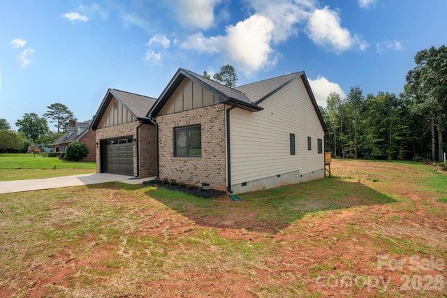 2648 Prince Drive, Lincolnton, NC 28092