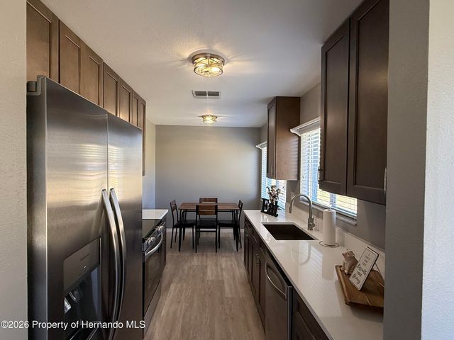 7656 Saint Andrews Boulevard Building 5, Weeki Wachee, FL 34613