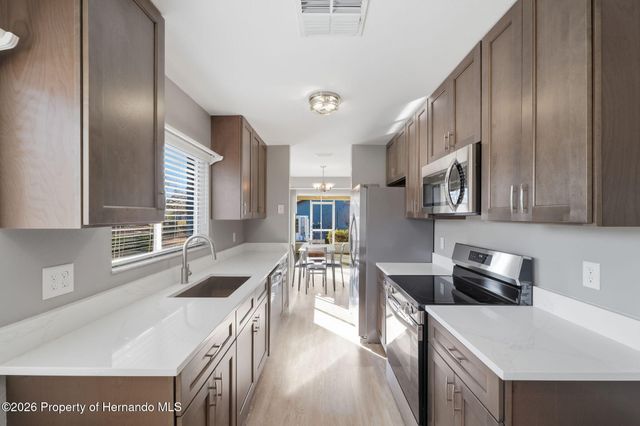 7656 Saint Andrews Boulevard Building 5, Weeki Wachee, FL 34613