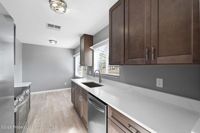 7656 Saint Andrews Boulevard Building 5, Weeki Wachee, FL 34613