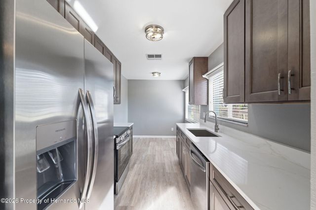 7656 Saint Andrews Boulevard Building 5, Weeki Wachee, FL 34613