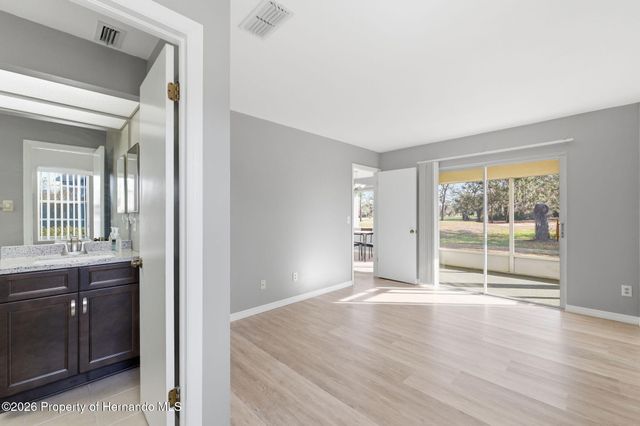 7656 Saint Andrews Boulevard Building 5, Weeki Wachee, FL 34613