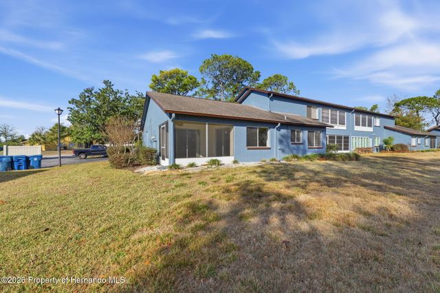 7656 Saint Andrews Boulevard Building 5, Weeki Wachee, FL 34613