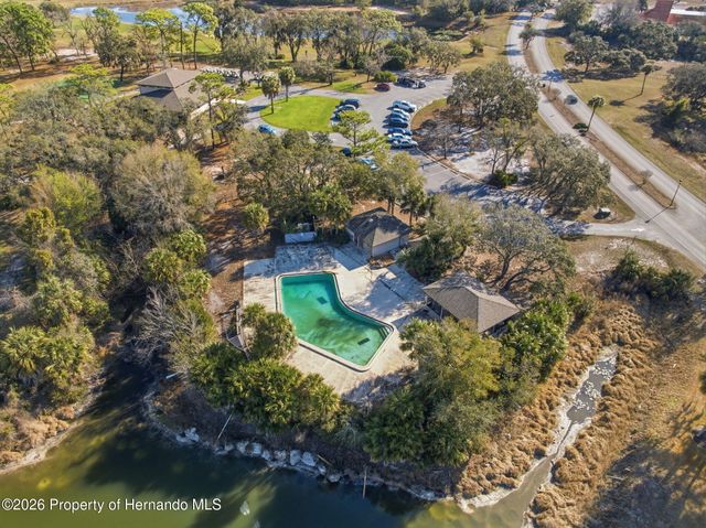 7656 Saint Andrews Boulevard Building 5, Weeki Wachee, FL 34613