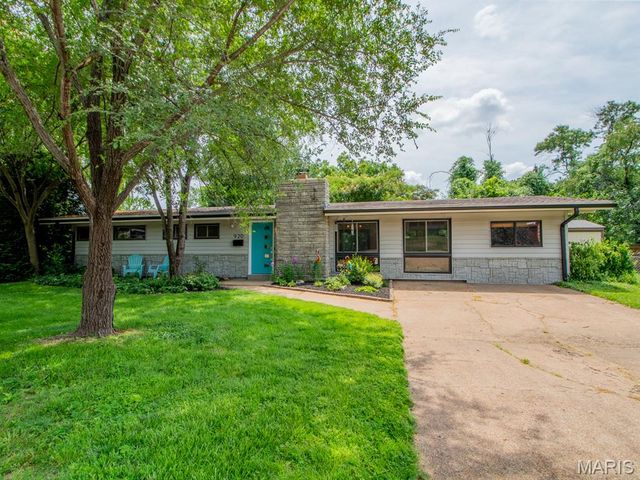 920 Volz Drive, Crestwood, MO 63126