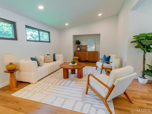 920 Volz Drive, Crestwood, MO 63126