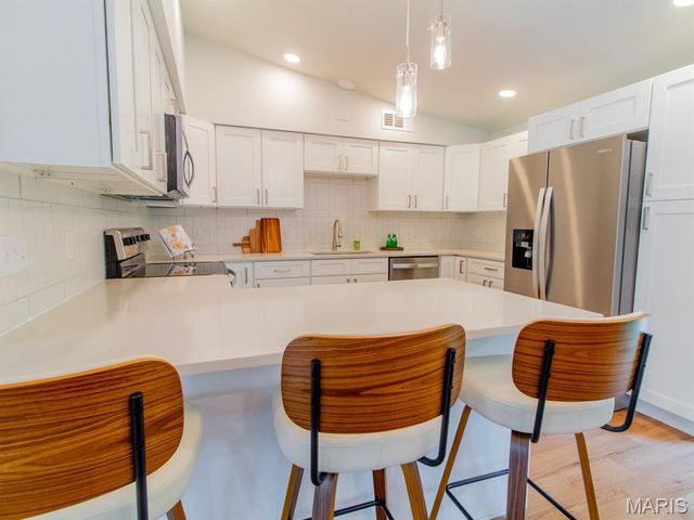 920 Volz Drive, Crestwood, MO 63126