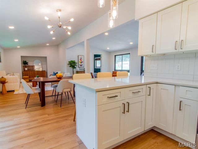 920 Volz Drive, Crestwood, MO 63126
