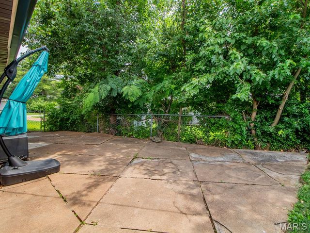 920 Volz Drive, Crestwood, MO 63126