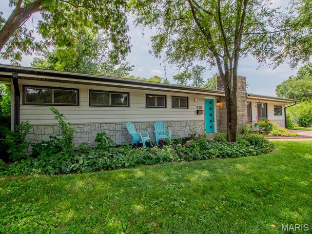 920 Volz Drive, Crestwood, MO 63126