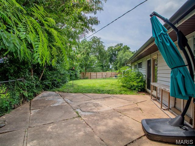 920 Volz Drive, Crestwood, MO 63126