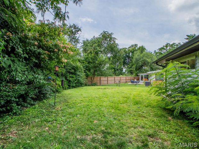 920 Volz Drive, Crestwood, MO 63126