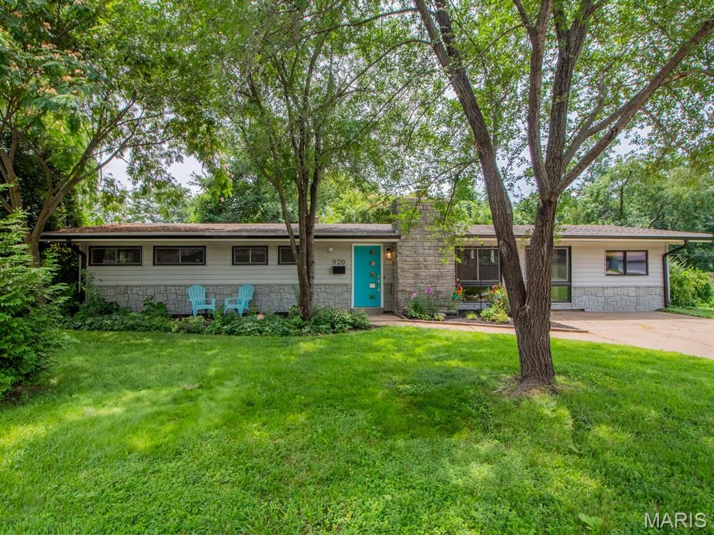 920 Volz Drive, Crestwood, MO 63126