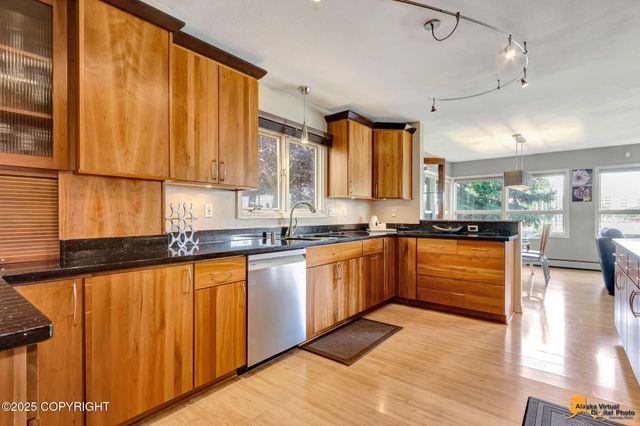 432 W 10th Avenue, Anchorage, AK 99501