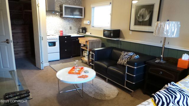432 W 10th Avenue, Anchorage, AK 99501