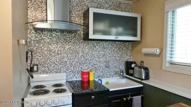 432 W 10th Avenue, Anchorage, AK 99501