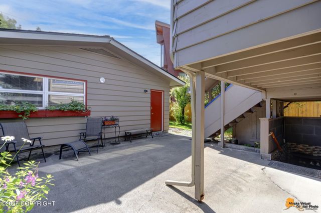 432 W 10th Avenue, Anchorage, AK 99501