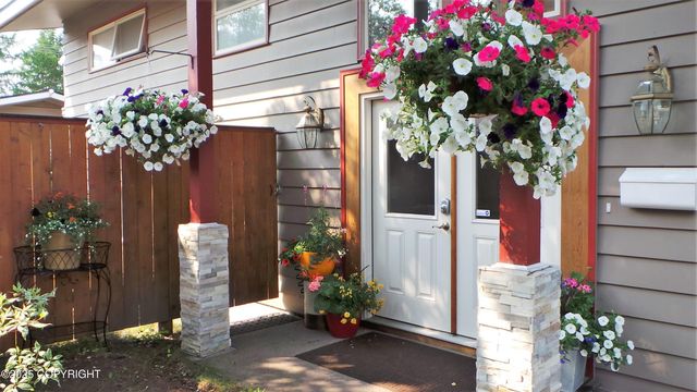 432 W 10th Avenue, Anchorage, AK 99501