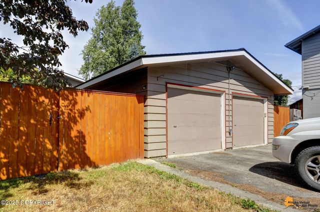 432 W 10th Avenue, Anchorage, AK 99501