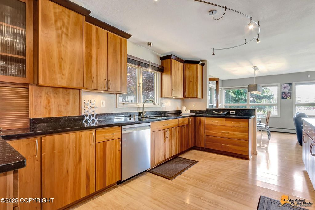 432 W 10th Avenue, Anchorage, AK 99501