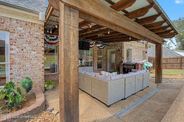1424 Stone Gate Drive, Hernando, MS 38632