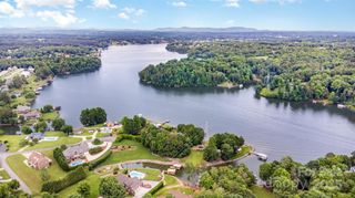 6255 Mountainside Drive, Hickory, NC 28601