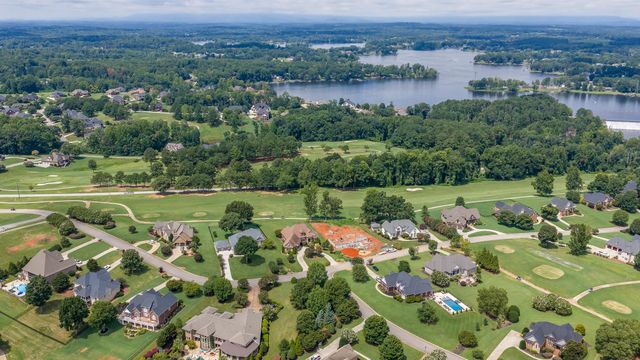 819 E Heathland, Inman, SC 29349