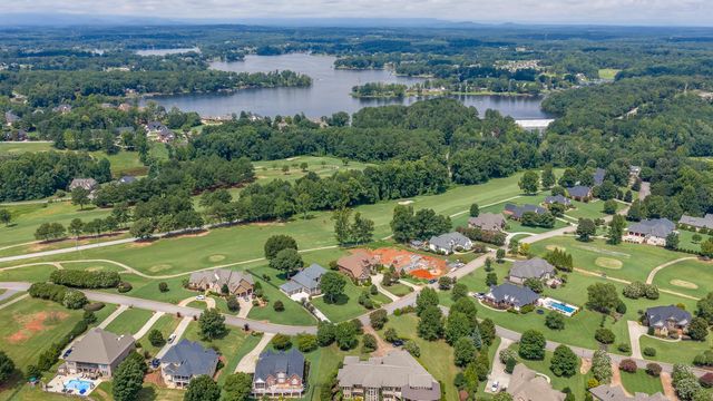 819 E Heathland, Inman, SC 29349