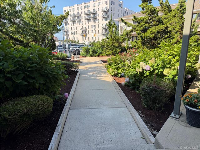 65 W Broadway 11B, Long Beach, NY 11561
