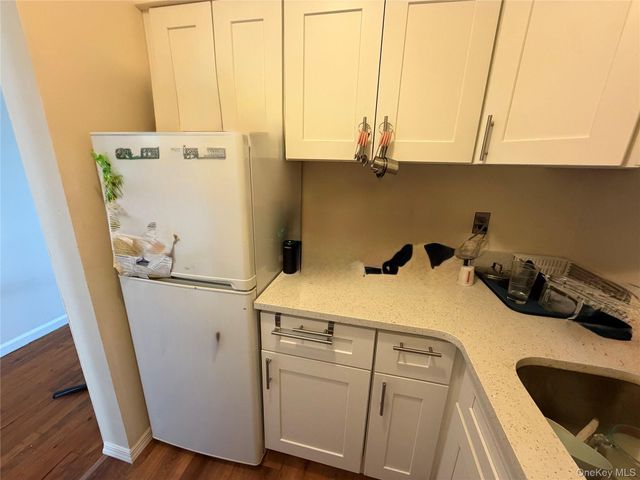 65 W Broadway 11B, Long Beach, NY 11561