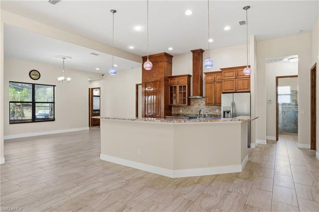 3816 NW 32nd PL, Cape Coral, FL 33993