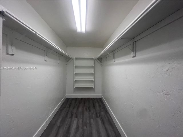 19122 NW 36th Ave B, Miami Gardens, FL 33056