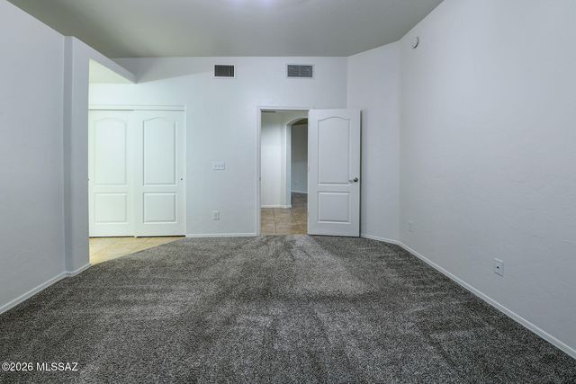 8546 N Sunny Rock Ridge Drive, Tucson, AZ 85743