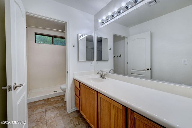 8546 N Sunny Rock Ridge Drive, Tucson, AZ 85743