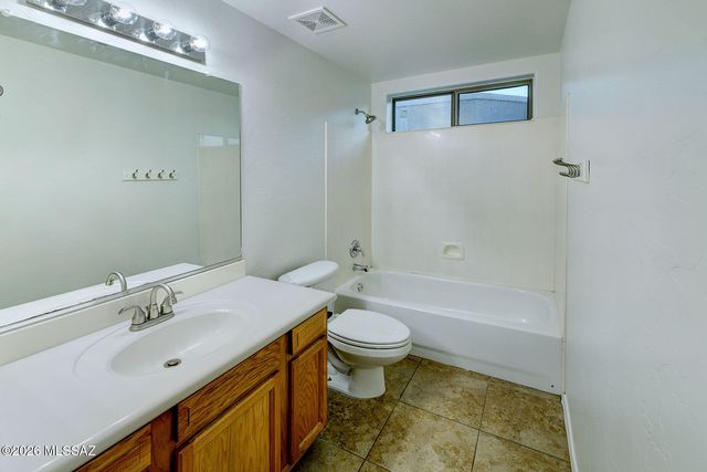 8546 N Sunny Rock Ridge Drive, Tucson, AZ 85743