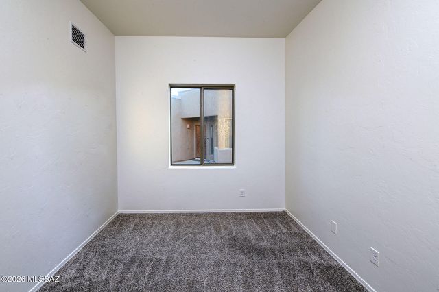 8546 N Sunny Rock Ridge Drive, Tucson, AZ 85743