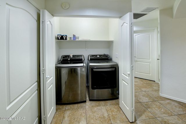 8546 N Sunny Rock Ridge Drive, Tucson, AZ 85743