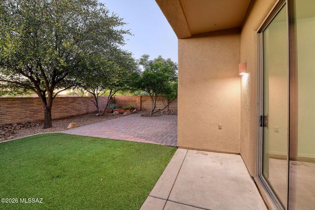 8546 N Sunny Rock Ridge Drive, Tucson, AZ 85743